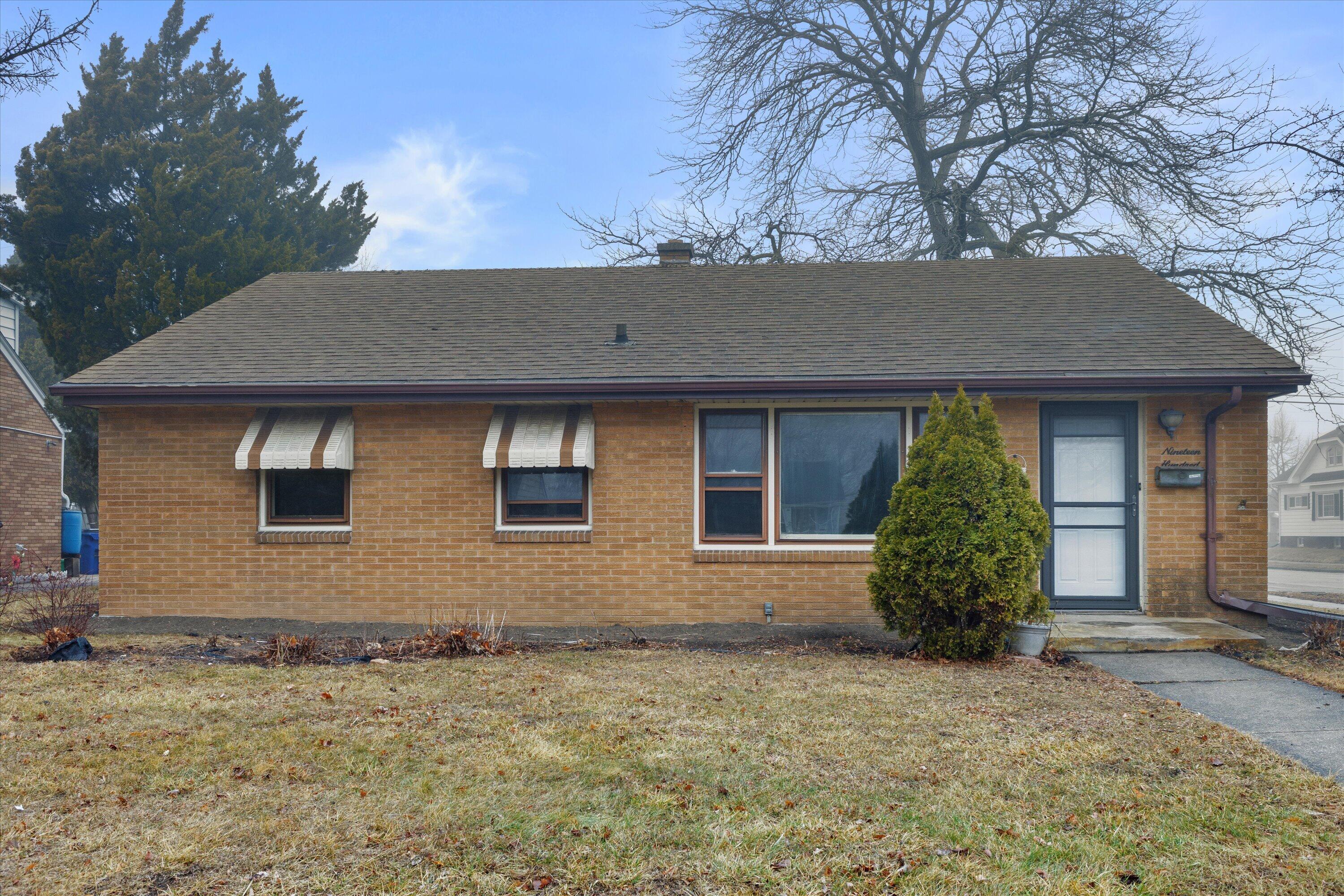 1900 Arlington Avenue Racine, WI 53403 - Photo 1 of 1 01-925A0457