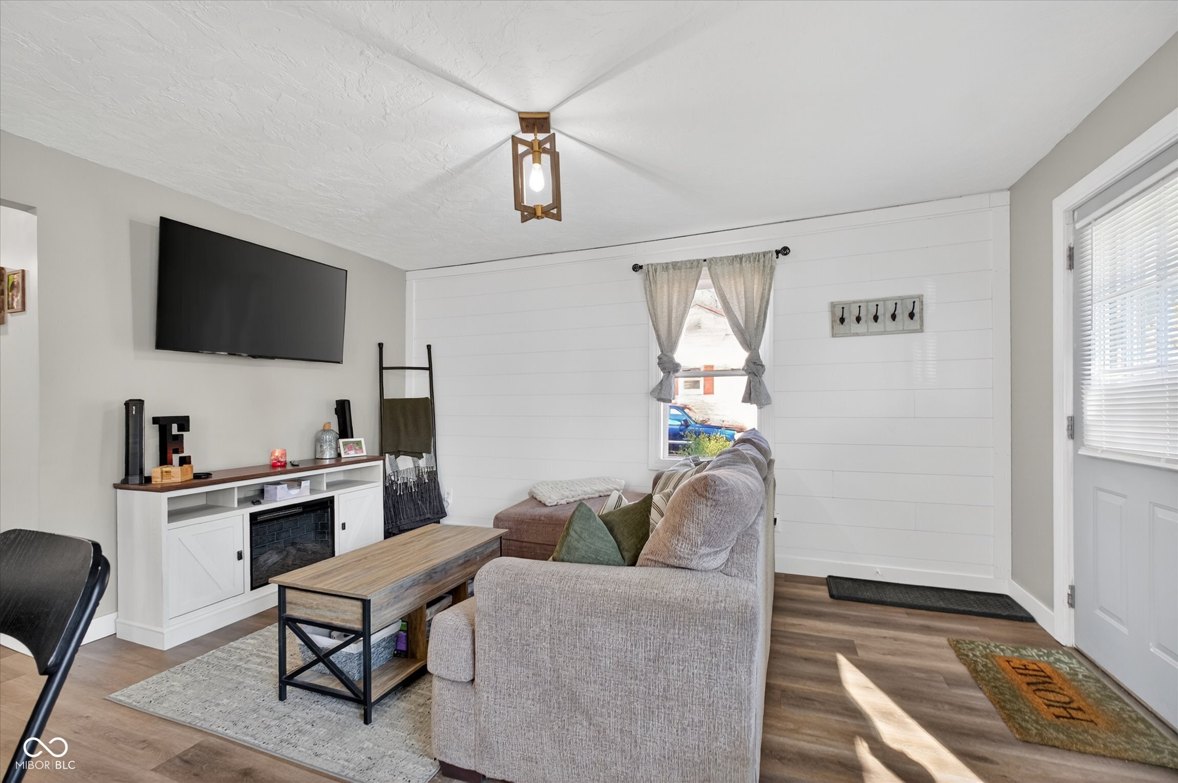 22 West 40th Street Anderson, IN 46013 - Photo 3 of 36