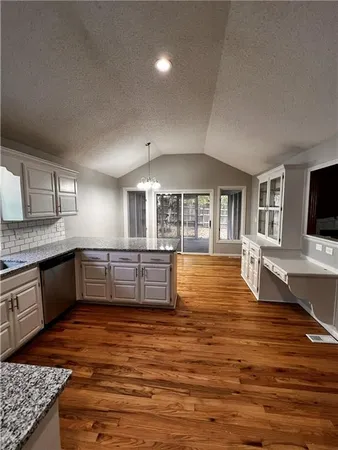 $2,645 | 4509 Northeast Jamestown Drive, Lee's Summit, MO 64064