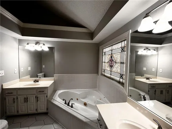 $2,645 | 4509 Northeast Jamestown Drive, Lee's Summit, MO 64064