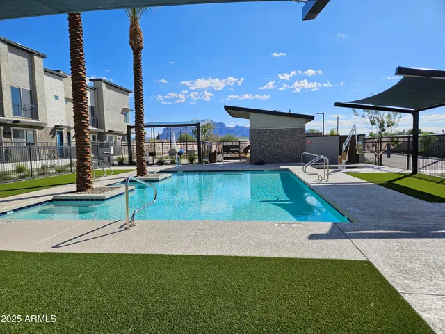 $1,995 | 651 North Ironwood Drive, Unit 1, Apache Junction, AZ 85120