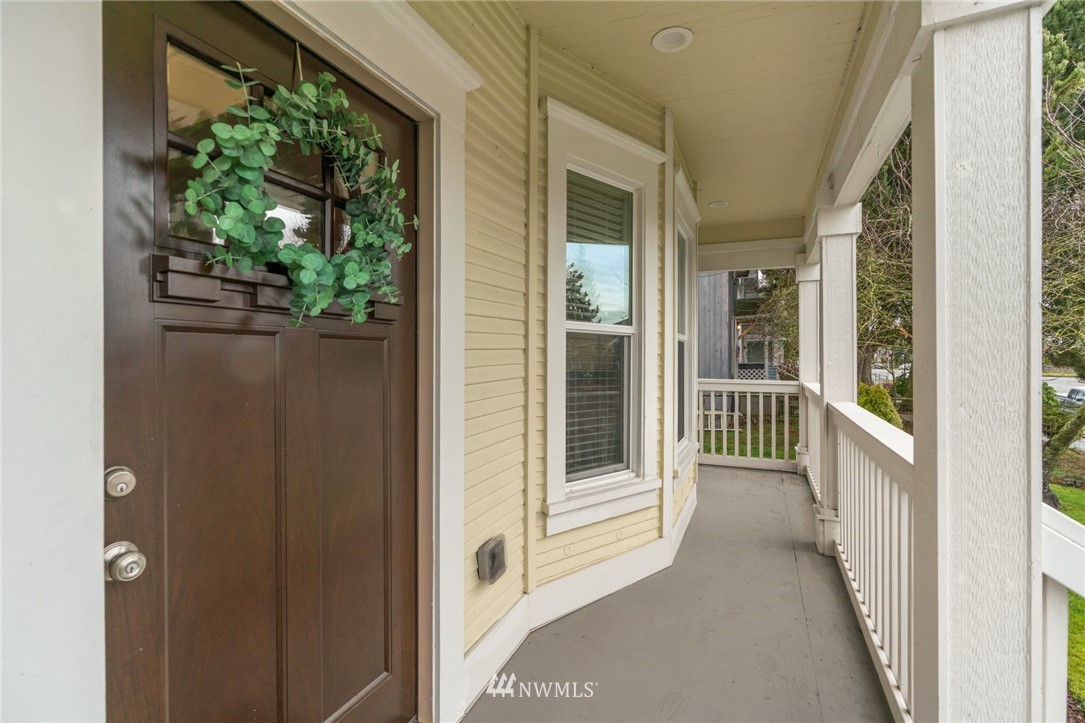 2116 Rockefeller Avenue Everett, WA 98201 - Photo 3 of 24