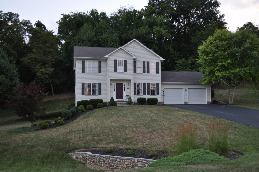 307 Eagle Ridge Roanoke, VA 24012 - Photo 1 of 27 307 Eagle Ridge Rd