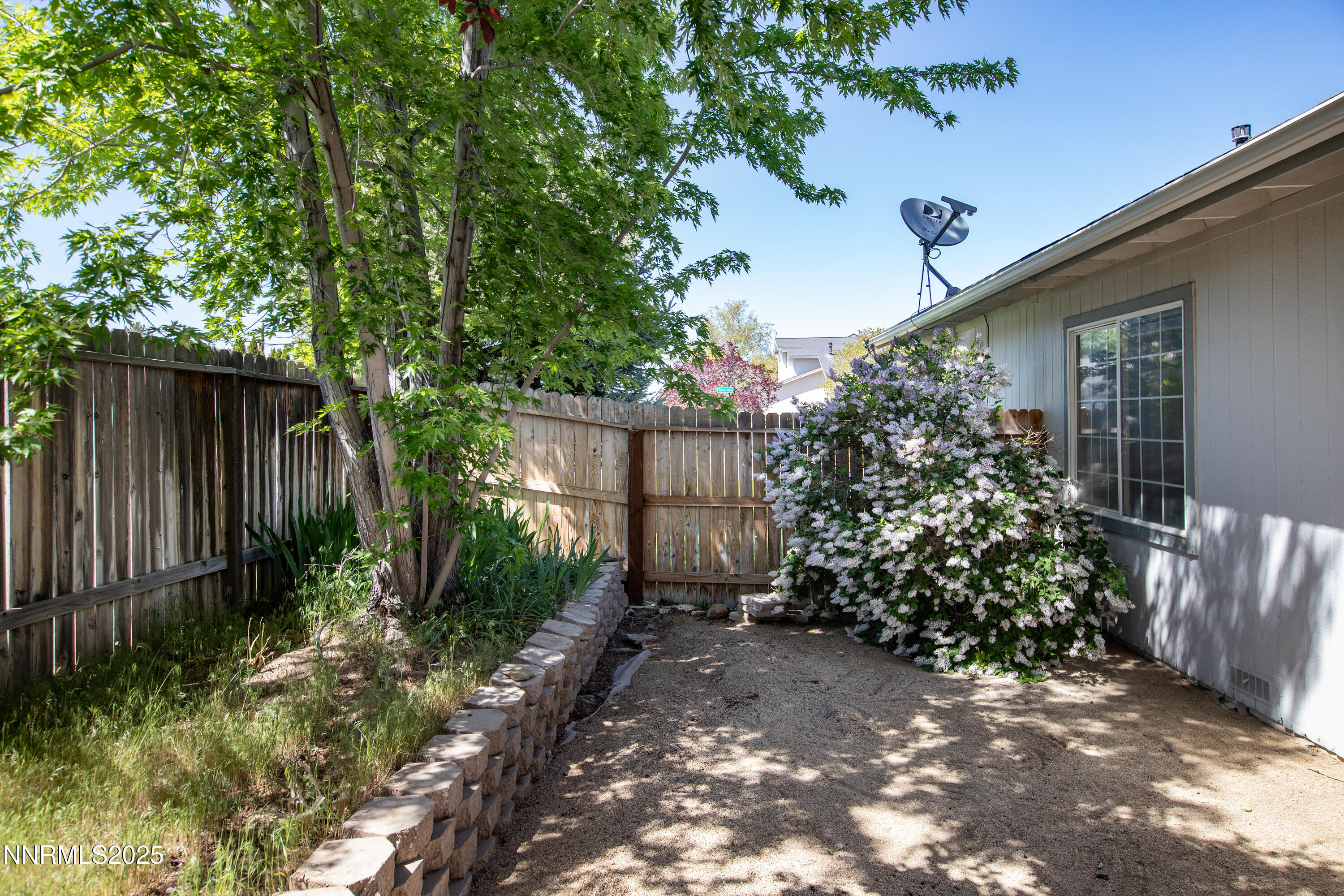 1850 Tess Way Reno, NV 89511 - Photo 46 of 50 a view of a backyard