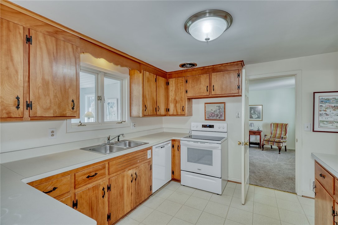 220 London Road Webster, NY 14580 - Photo 15 of 47