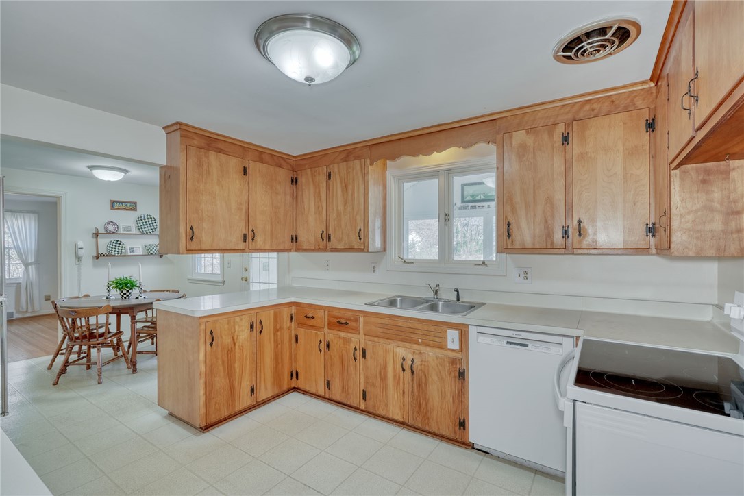 220 London Road Webster, NY 14580 - Photo 17 of 47