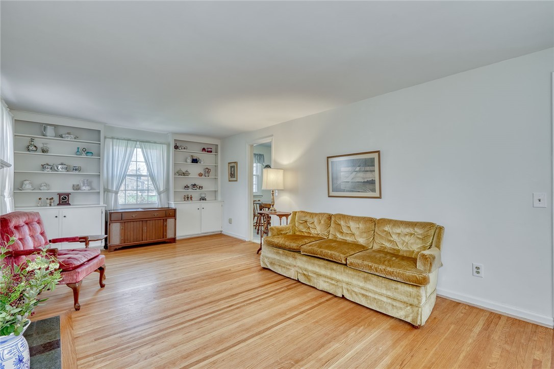 220 London Road Webster, NY 14580 - Photo 5 of 47