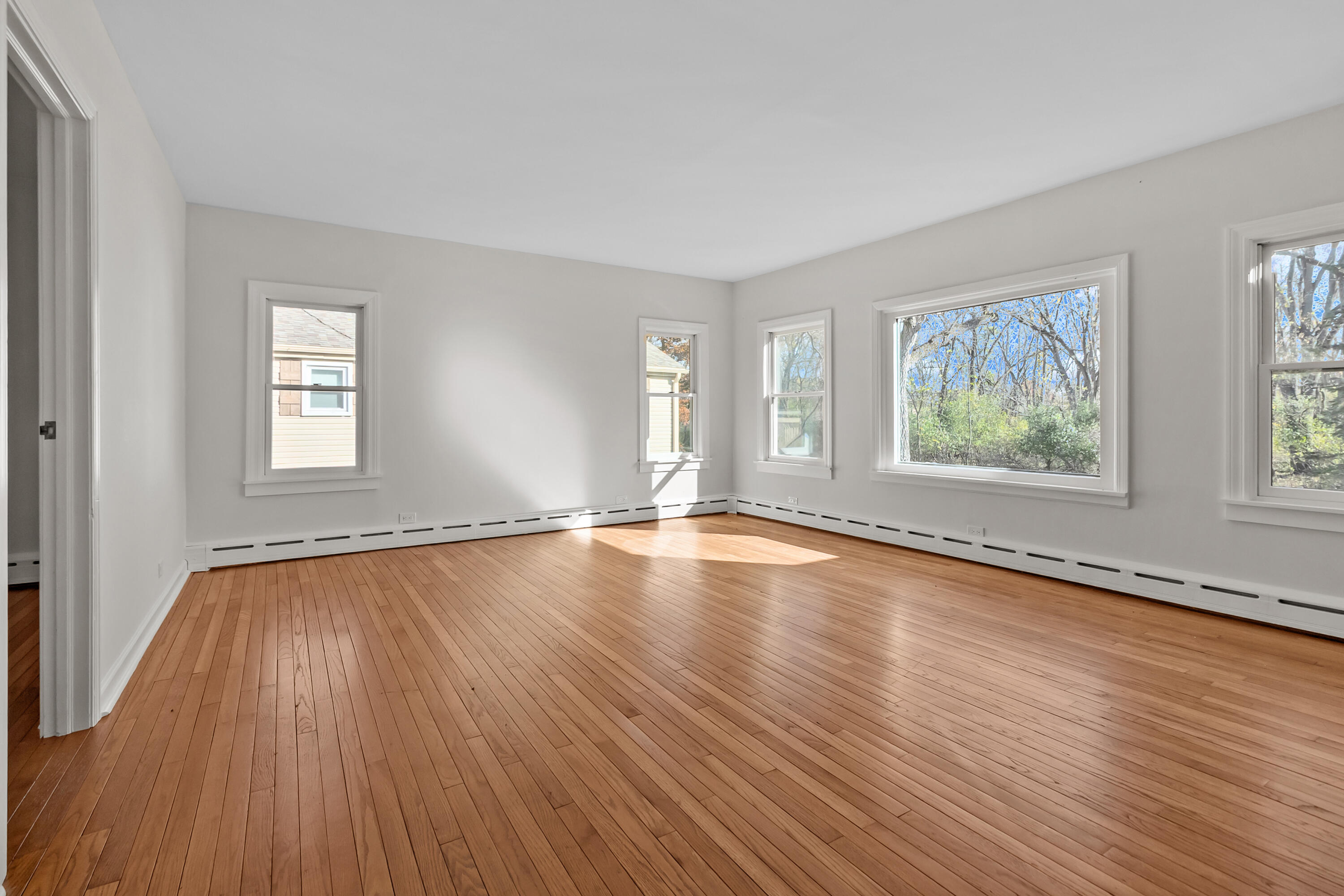 W3926 Springbrook Road Linn, WI 53147 - Photo 19 of 45 Living room