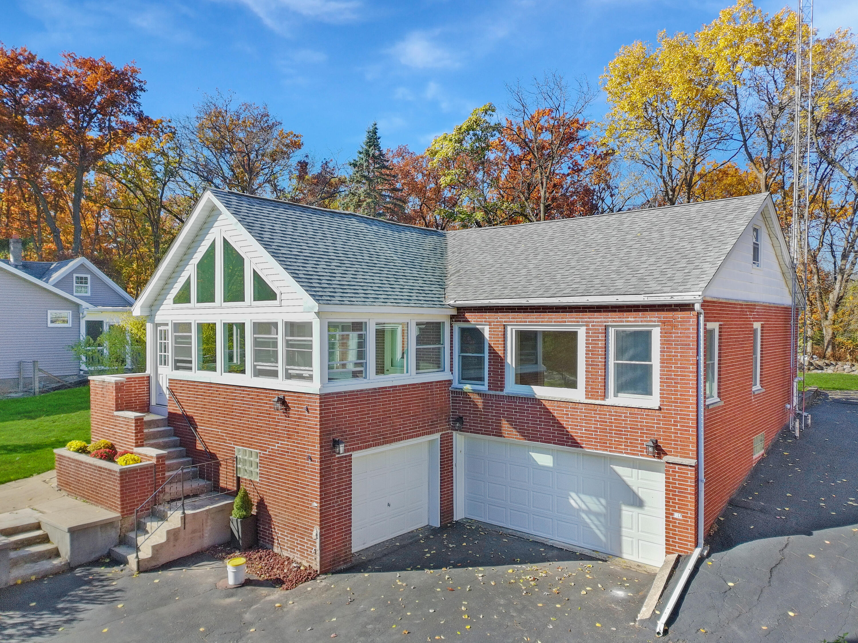 W3926 Springbrook Road Linn, WI 53147 - Photo 5 of 45 Ample garage spaces