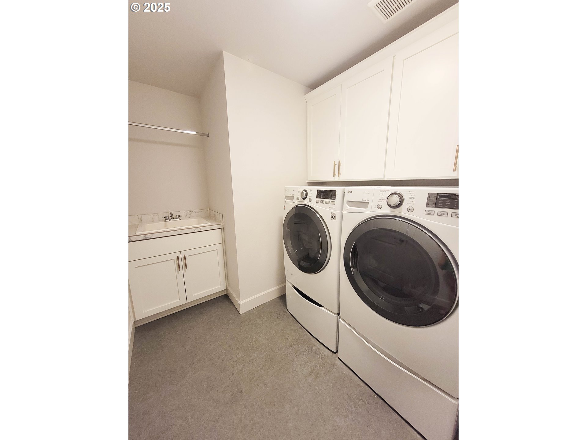 1222 Brookside Avenue Forest Grove, OR 97116 - Photo 23 of 30 a utility room with dryer and washer