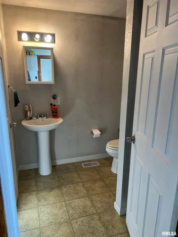 $109,900 | 321 North Co Road 1200, Sutter, IL 62373