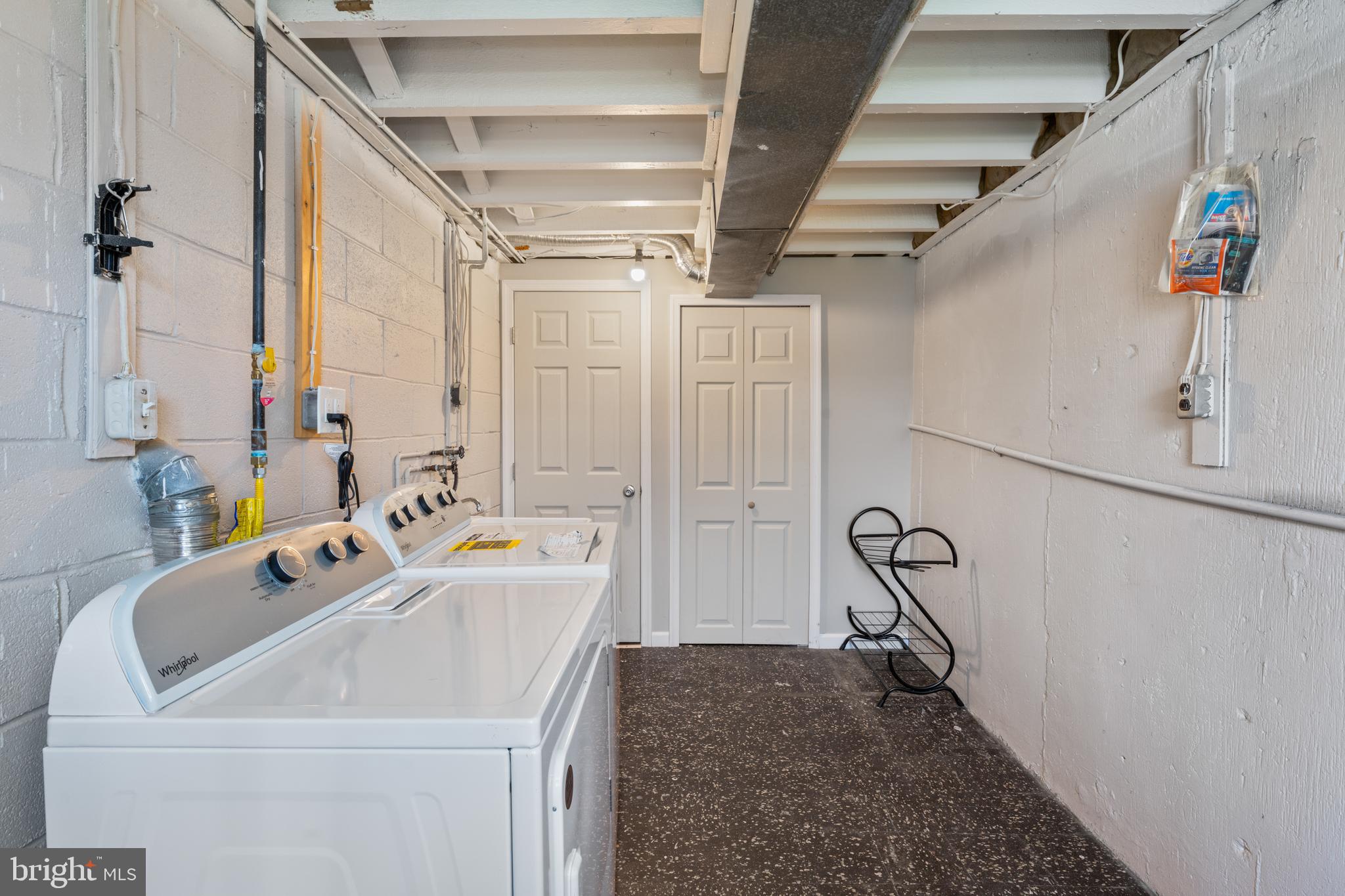 615 Sherrie Road Philadelphia, PA 19115 - Photo 25 of 30 Laundry area