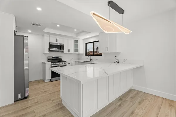 $5,200 | 19701 Blythe Street, Winnetka, CA 91306