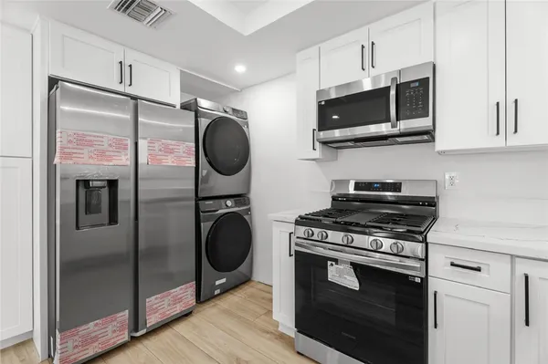 $5,200 | 19701 Blythe Street, Winnetka, CA 91306