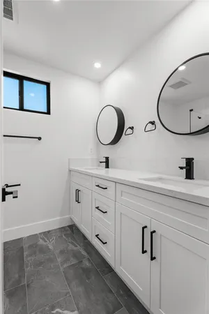 $5,200 | 19701 Blythe Street, Winnetka, CA 91306