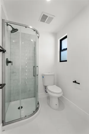 $5,200 | 19701 Blythe Street, Winnetka, CA 91306