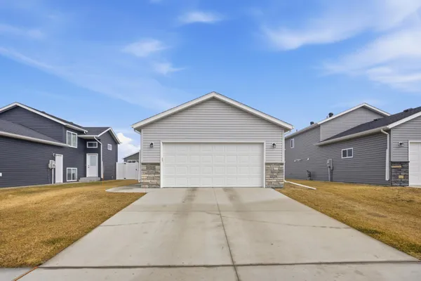 $310,000 | 6769 70th Avenue South, Horace, ND 58047