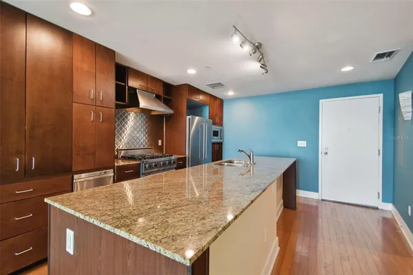 $2,699 | 1208 East Kennedy Boulevard, Unit 1126, Tampa, FL 33602