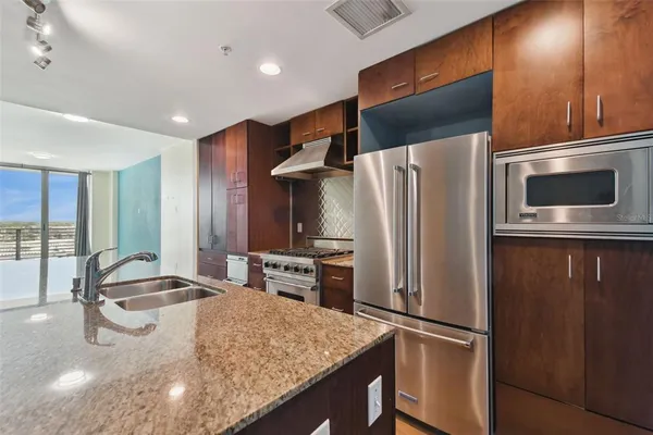 $2,699 | 1208 East Kennedy Boulevard, Unit 1126, Tampa, FL 33602