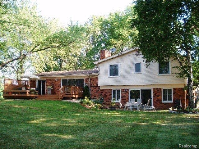4204 Fieldbrook Road West Bloomfield, MI 48323 - Photo 4 of 22 back
