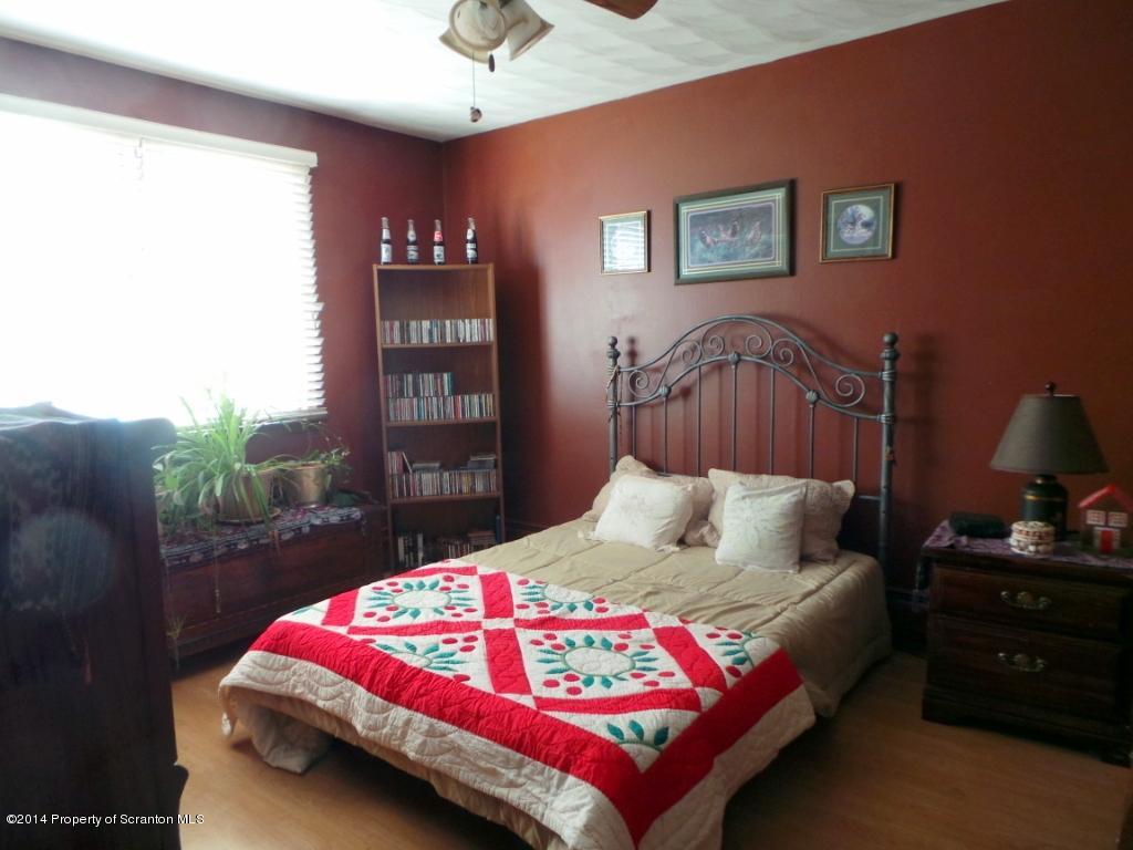 219 Rinaldi Drive Taylor, PA 18517 - Photo 11 of 23 Gallery Image 11