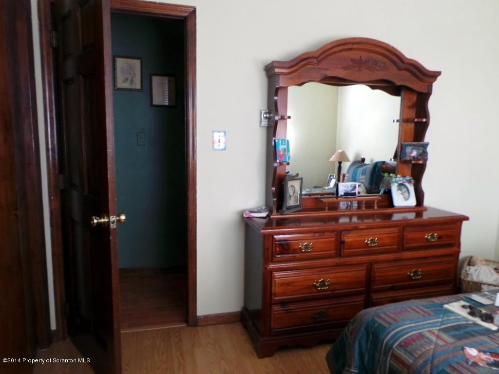 219 Rinaldi Drive Taylor, PA 18517 - Photo 13 of 23 Gallery Image 13