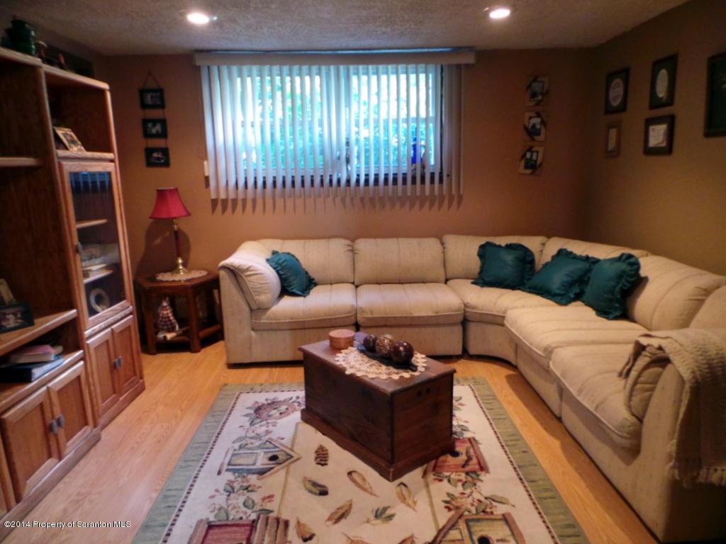 219 Rinaldi Drive Taylor, PA 18517 - Photo 16 of 23 Gallery Image 16