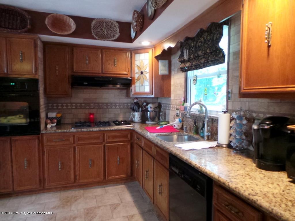 219 Rinaldi Drive Taylor, PA 18517 - Photo 7 of 23 Gallery Image 7