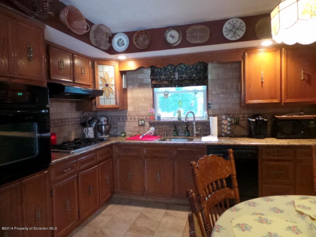 219 Rinaldi Drive Taylor, PA 18517 - Photo 8 of 23 Gallery Image 8