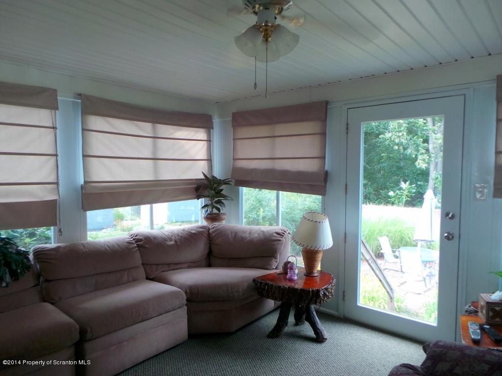 219 Rinaldi Drive Taylor, PA 18517 - Photo 9 of 23 Gallery Image 9