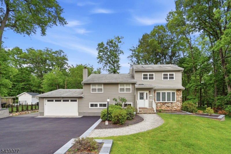 47 Crossbrook Road Livingston, NJ 07039 - Photo 2 of 35