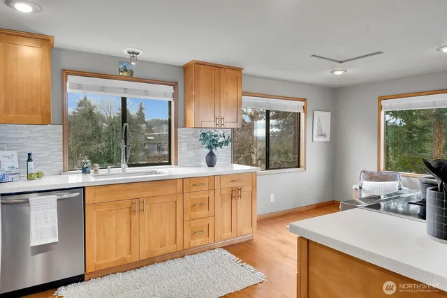 $1,620,000 | 902 7th Avenue South, Edmonds, WA 98020