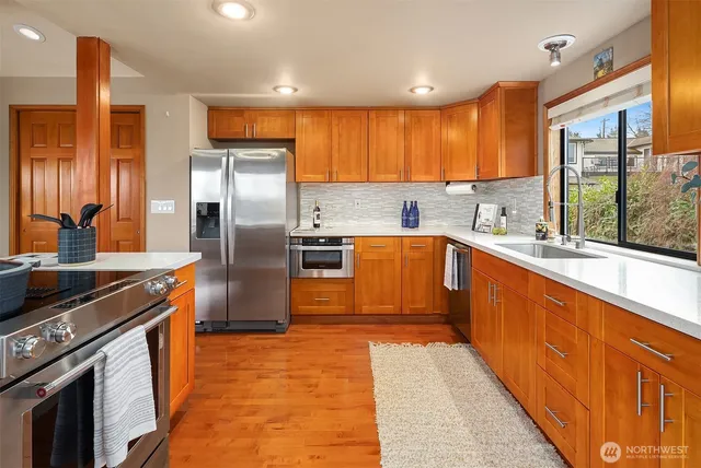 $1,620,000 | 902 7th Avenue South, Edmonds, WA 98020