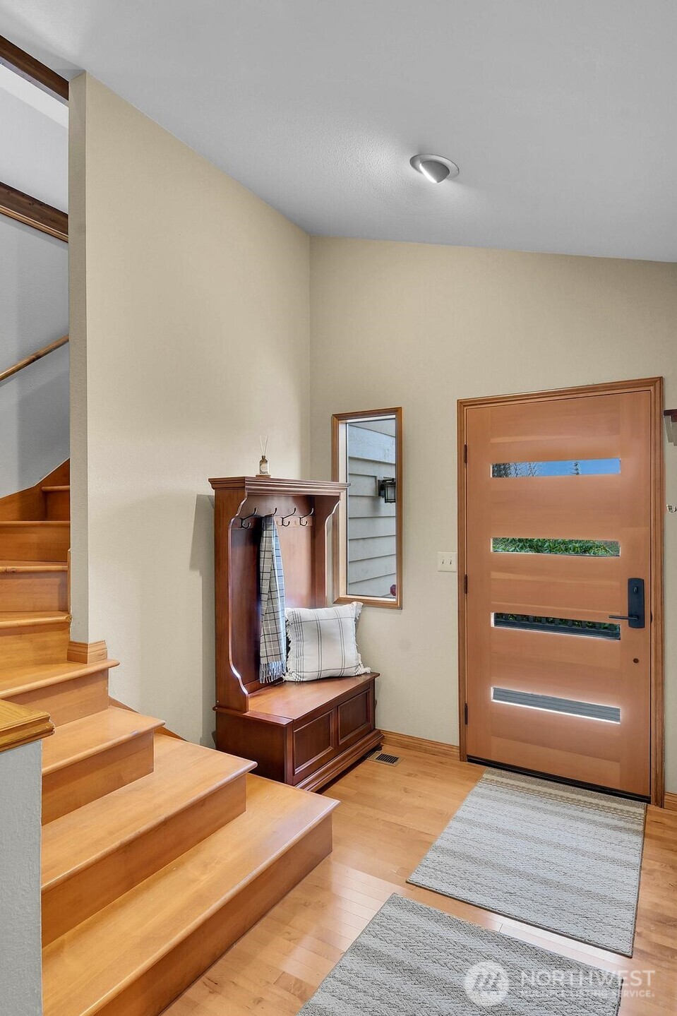 902 7th Avenue South Edmonds, WA 98020 - Photo 15 of 32