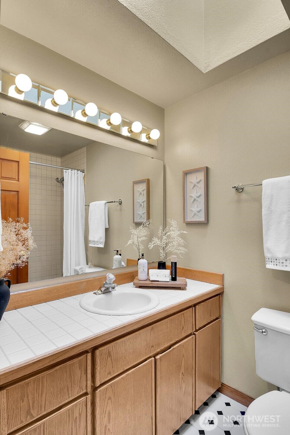 902 7th Avenue South Edmonds, WA 98020 - Photo 23 of 32