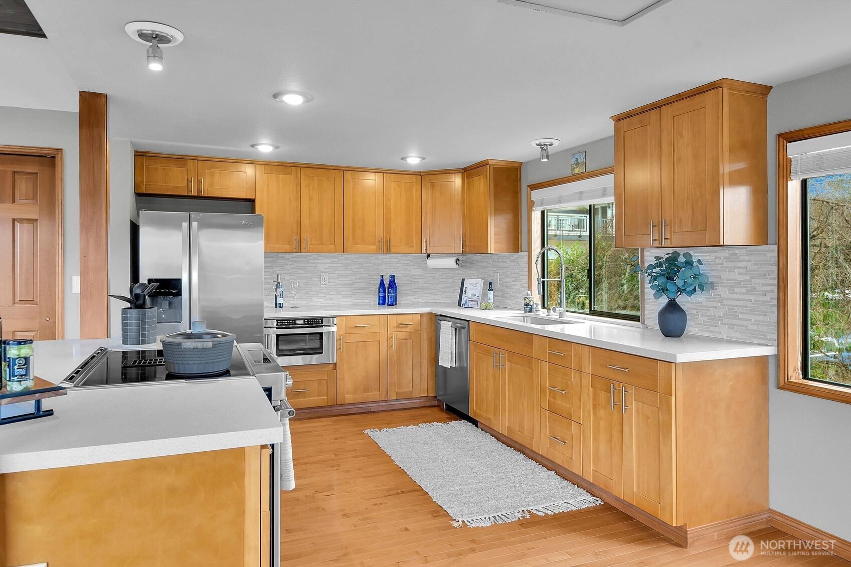 902 7th Avenue South Edmonds, WA 98020 - Photo 10 of 32