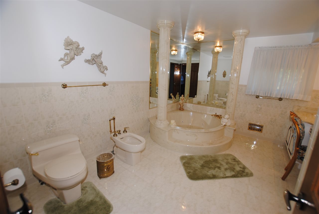46200 Heydenreich Road Macomb, MI 48044 - Photo 28 of 51 31362131-27.JPG