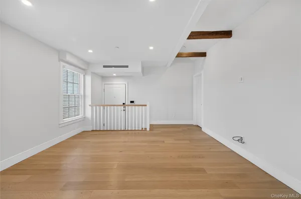 $3,250 | 108 South Street, Unit D, Oyster Bay, NY 11771