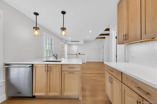 $3,250 | 108 South Street, Unit D, Oyster Bay, NY 11771