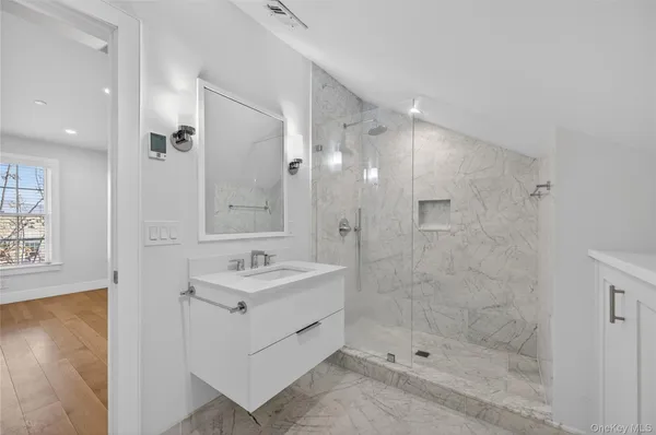 $3,250 | 108 South Street, Unit D, Oyster Bay, NY 11771