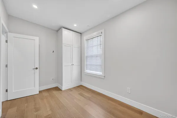 $3,250 | 108 South Street, Unit D, Oyster Bay, NY 11771