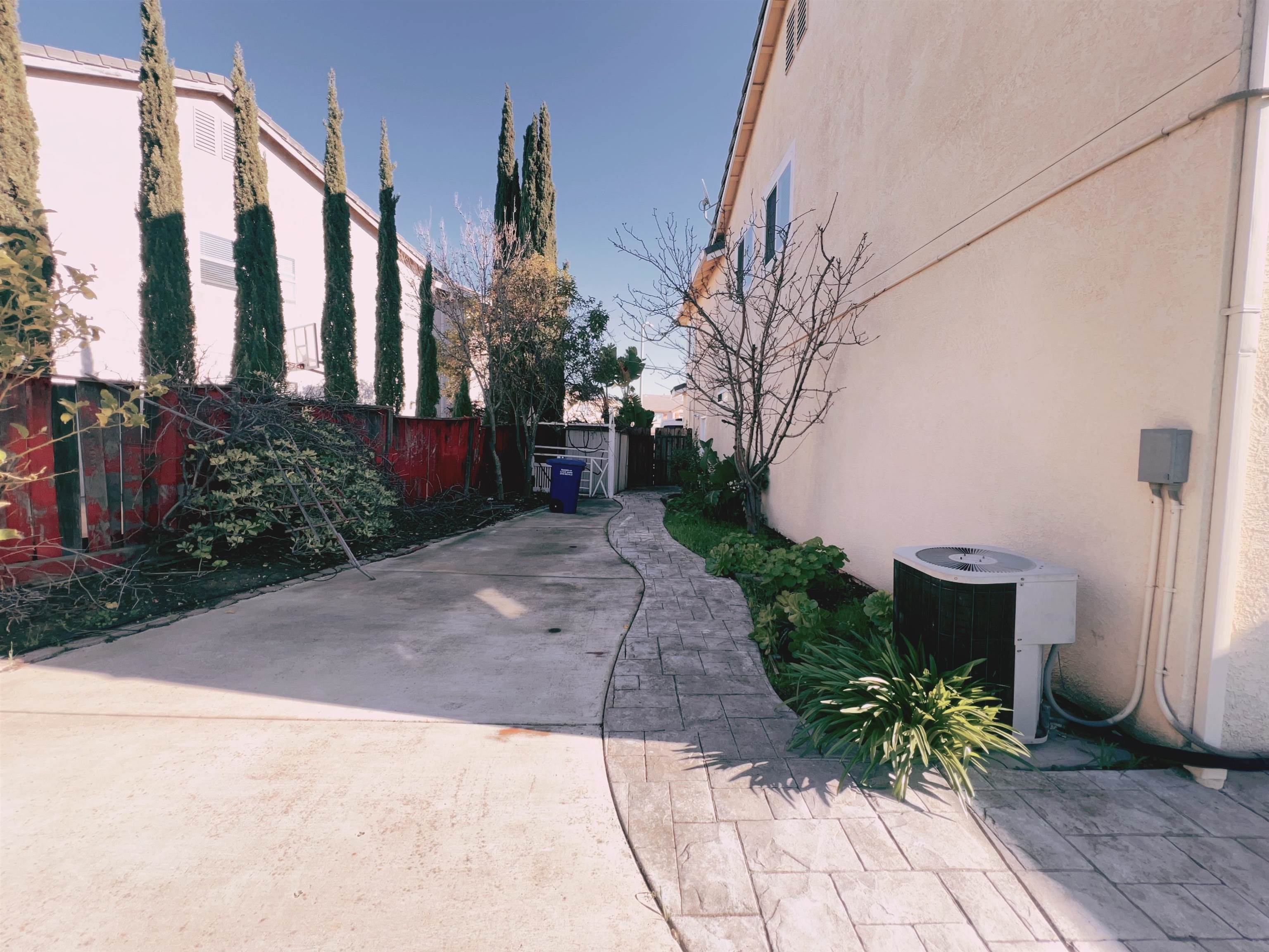 19 Quartz Court Pittsburg, CA 94565 - Photo 27 of 27 a view of a pathway with a yard