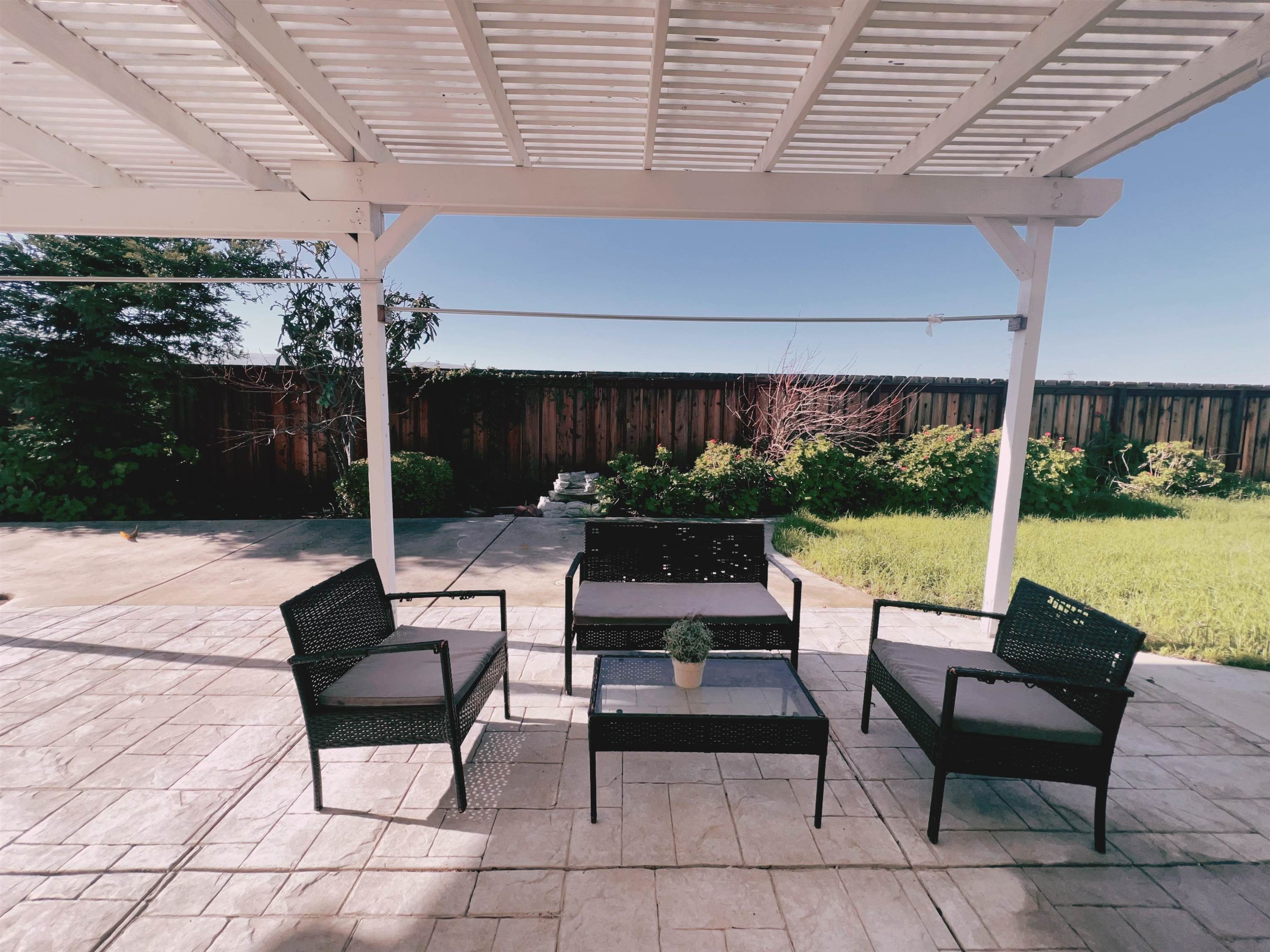 19 Quartz Court Pittsburg, CA 94565 - Photo 6 of 27 a outdoor living space with furniture