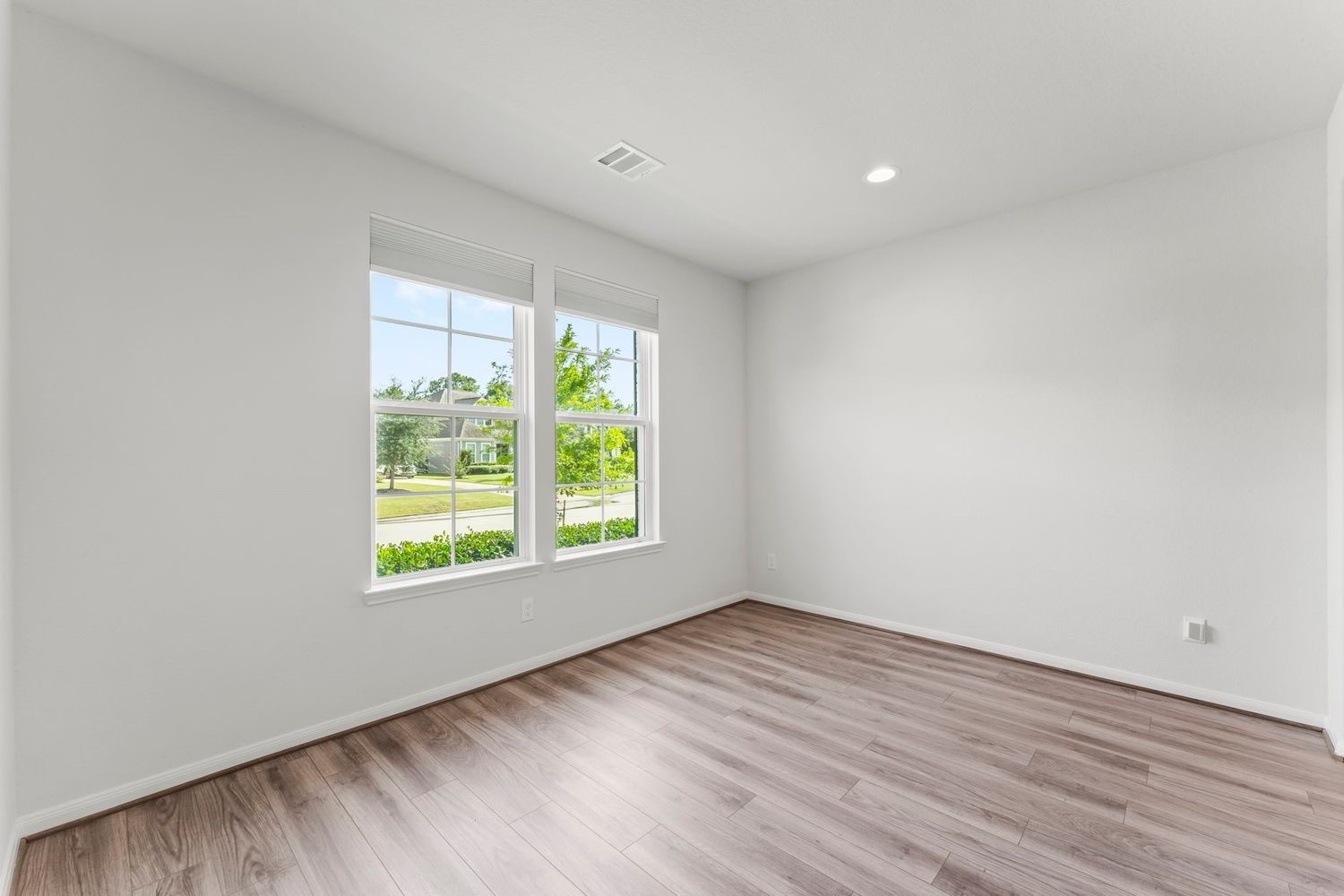 2125 Rope Maker Road Conroe, TX 77384 - Photo 6 of 45 Gallery Image 6