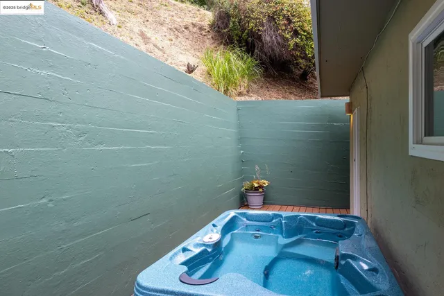 $1,175,000 | 6342 Doran Drive, Oakland, CA 94611