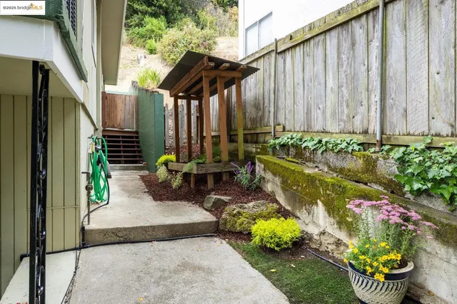 $1,175,000 | 6342 Doran Drive, Oakland, CA 94611