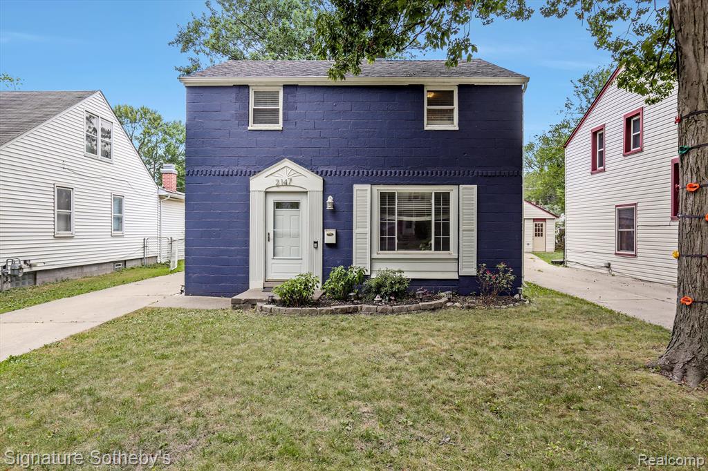 2147 Hampton Road Grosse Pointe Woods, MI 48236 - Photo 2 of 19