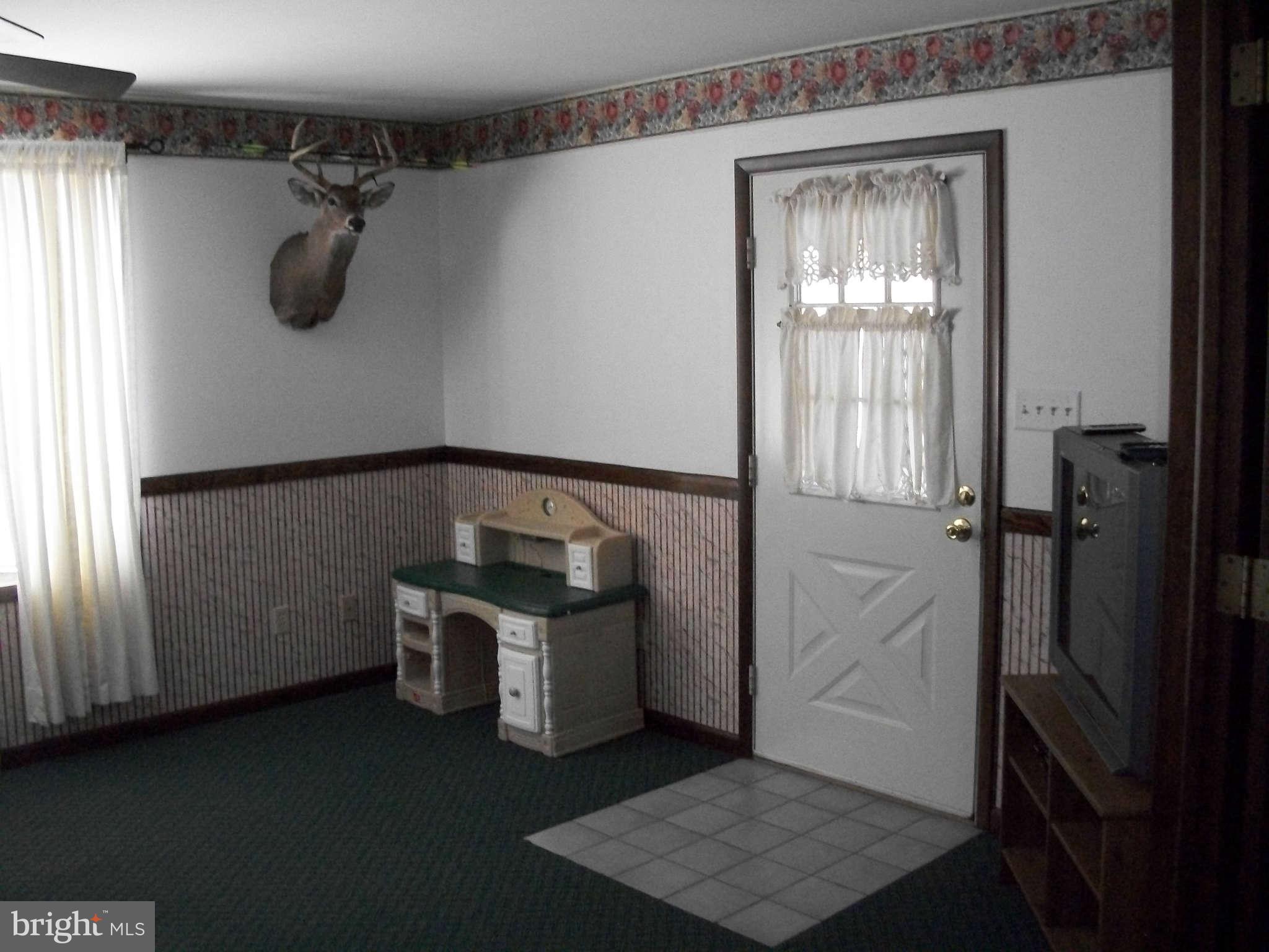 9030 Rabbit Road North Greencastle, PA 17225 - Photo 12 of 21 Family Room