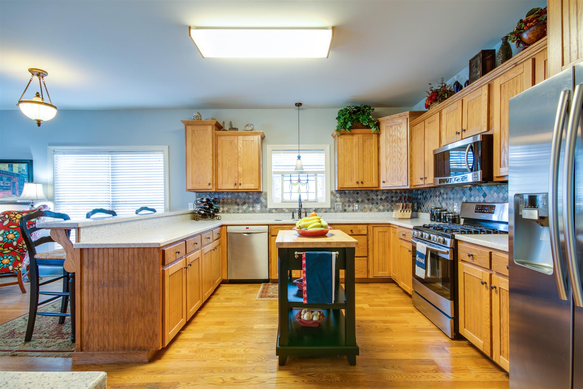 453 Savannah Ridge Murfreesboro, TN 37127 - Photo 8 of 29 Nice, updated kitchen with corian counter tops