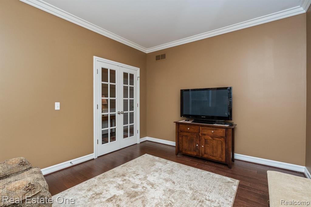 545 Andover Court, Unit 37 Rochester Hills, MI 48306 - Photo 8 of 37